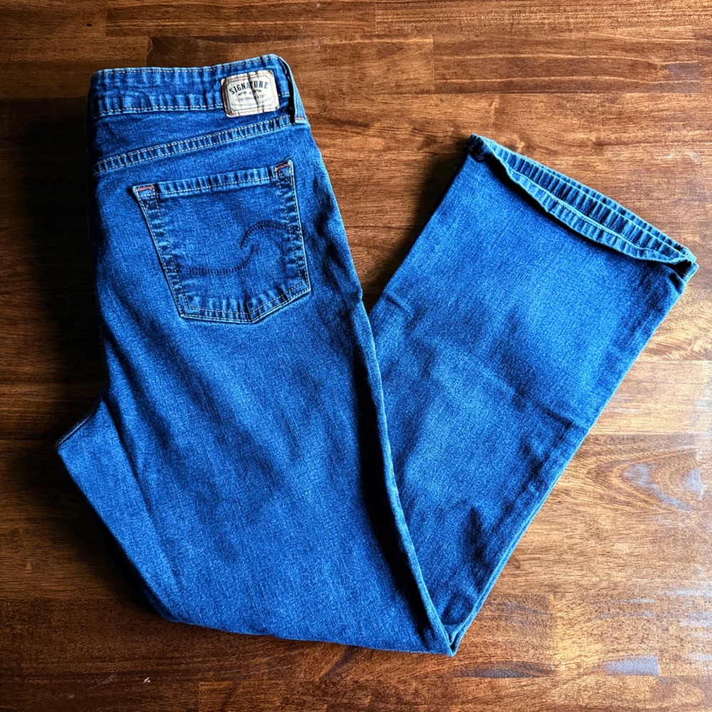 Signature by Levi Strauss Women 16 Short Bootcut Jeans Medium Wash Blue
